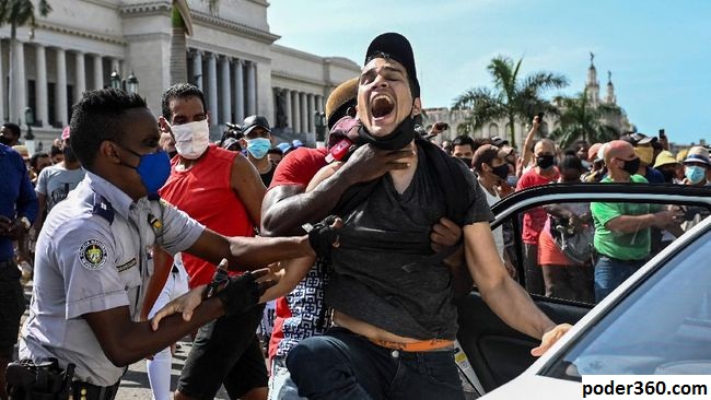 Florida Dituduh Berada di Belakang Pawai Anti-Pemerintah Kuba